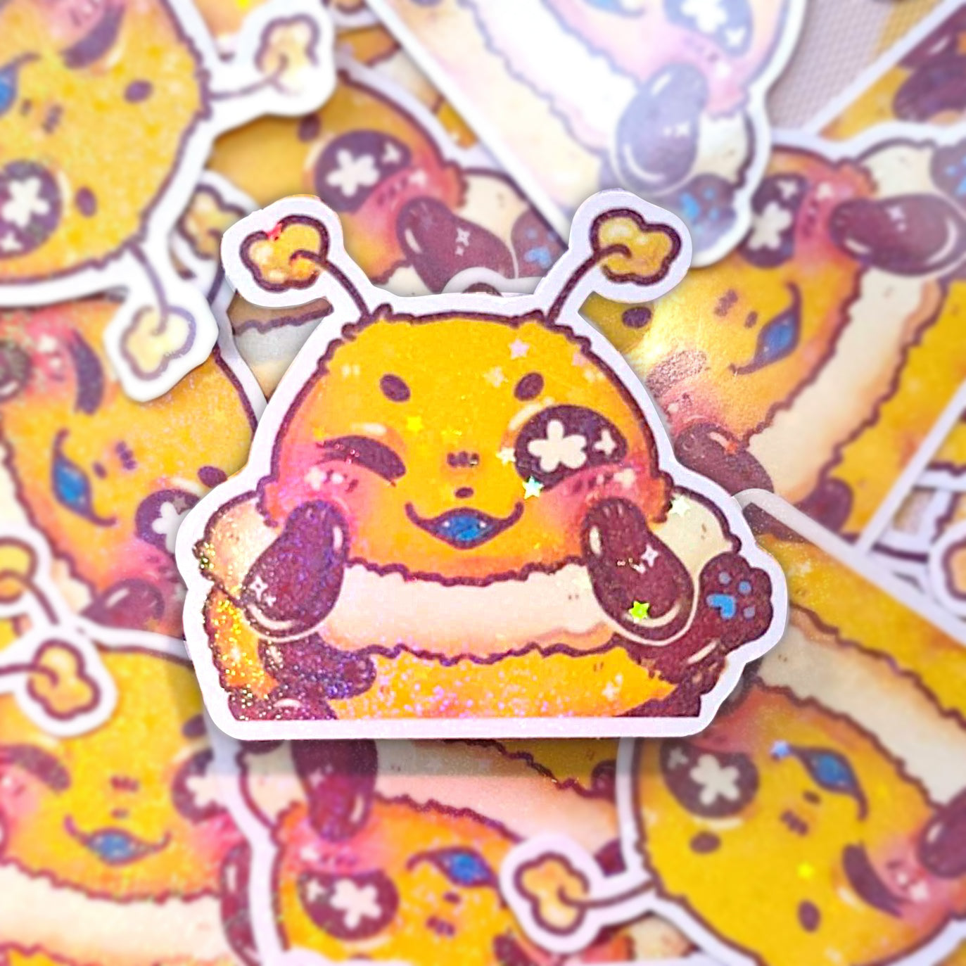 Waving bee sticker!